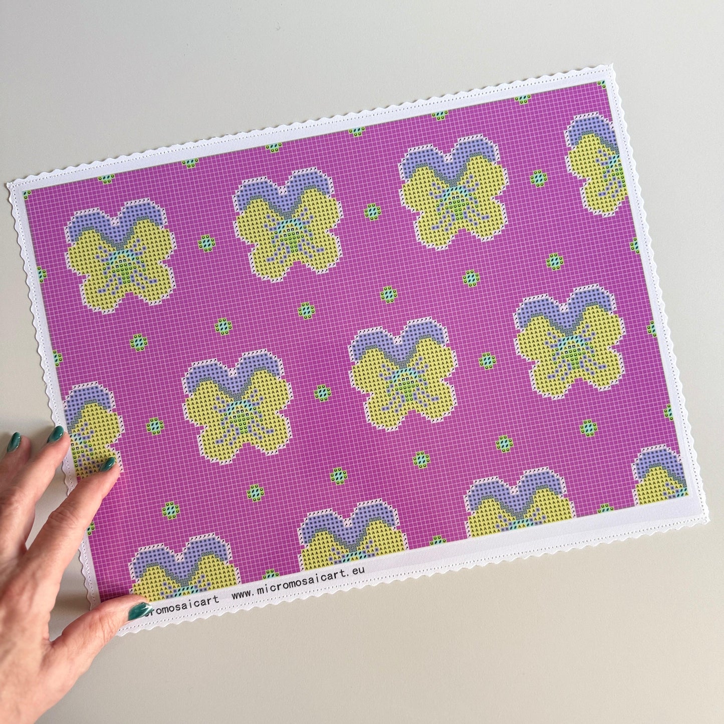DIY DESIGN PANELS | Dancing Pansies